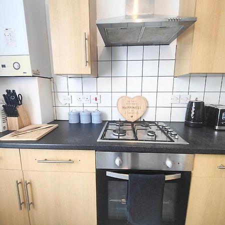 Lovely 3 Bedroom Serviced Apartment In Leytonstone Λονδίνο Εξωτερικό φωτογραφία